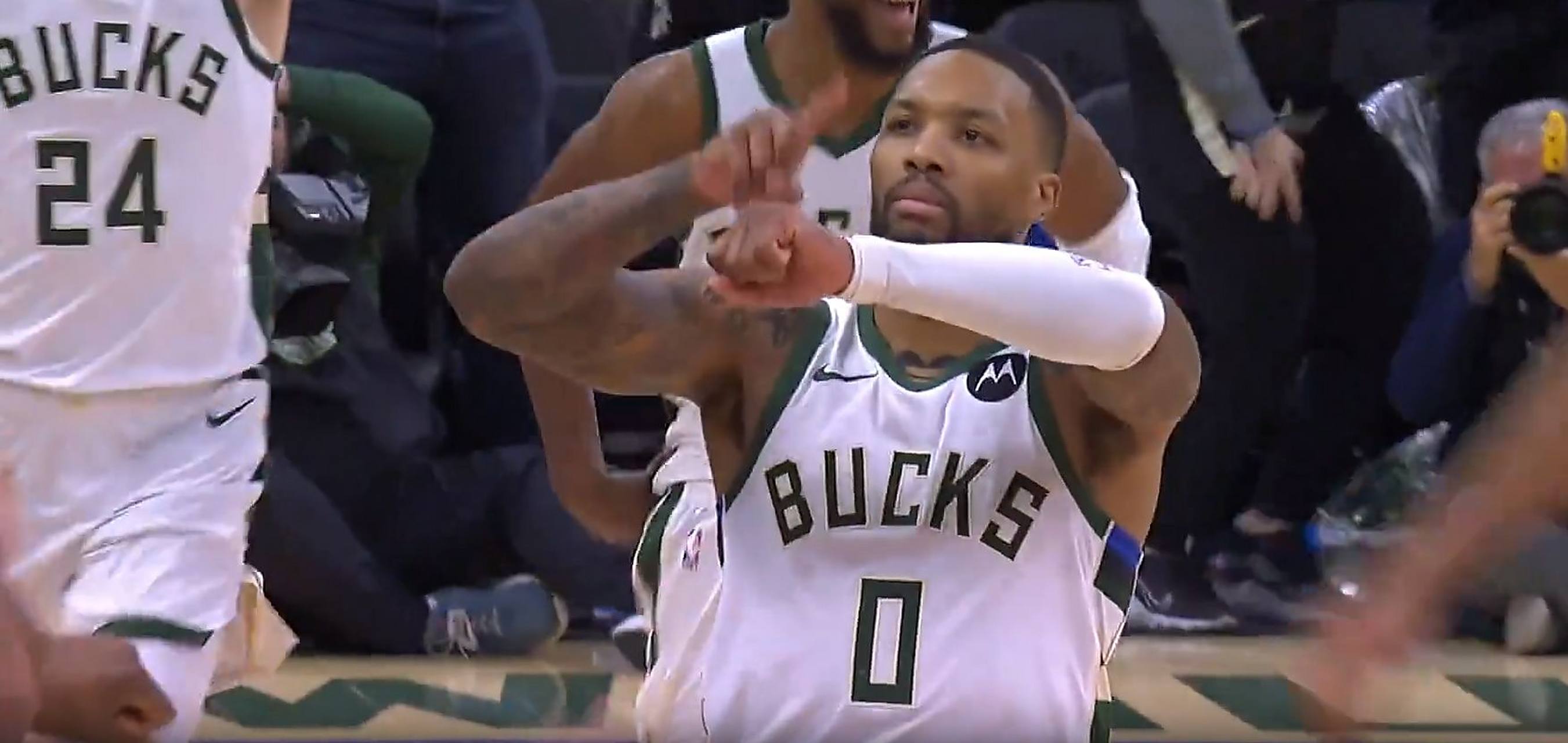 字母哥遭遇十二持续失利，澳大利亚队教练压力巨大！比赛高潮迭起的简单介绍爱游戏注册