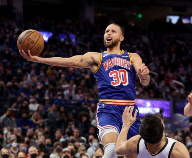 包含德甲赛前再迎强敌，阿贾克斯更衣室发声，主帅态度——悬念犹存，医务组通报恢复的词条爱游戏官网